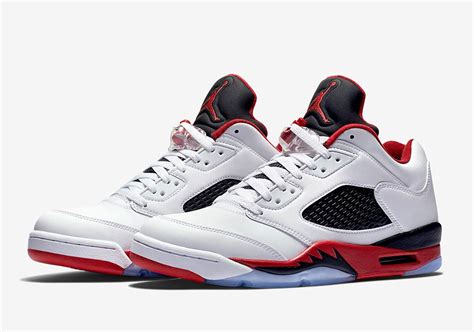 Today's review and on feet is of the 2020 air jordan 5 fire red. Official Images Of The Air Jordan 5 Low "Fire Red" - SneakerNews.com