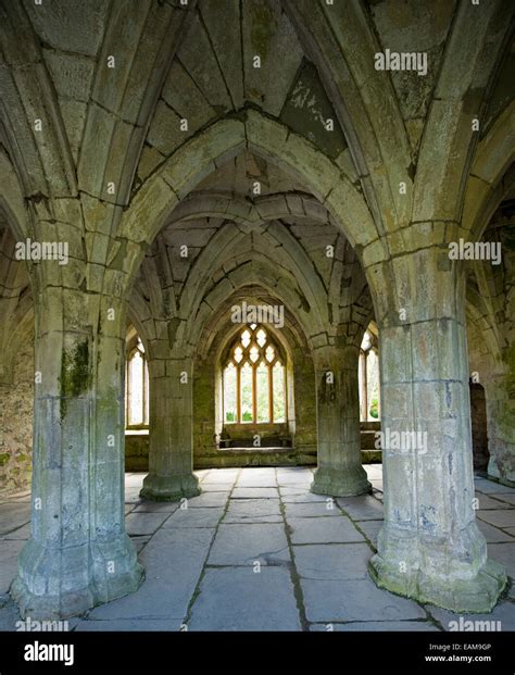 Gothic Arches Arched Windows Hi Res Stock Photography And Images Alamy