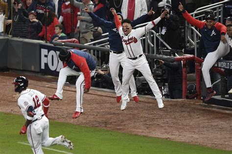 braves rally for game 4 win over astros take 3 1 lead in world series