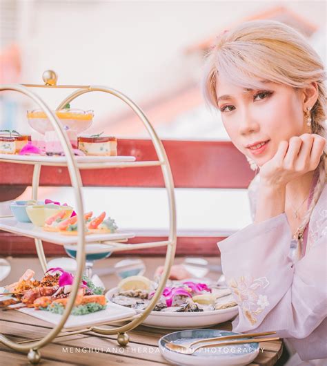This Hanfu Afternoon Tea Session Comes With Free Hairdo And Photoshoot