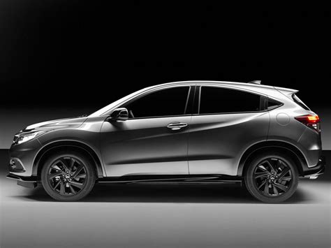 Honda Stuffed The Civics 155 Hp Turbo Four In The Hr V Crossover Carbuzz