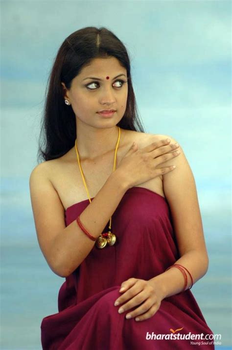 Madhulika Hot Sexy Pose Veethi