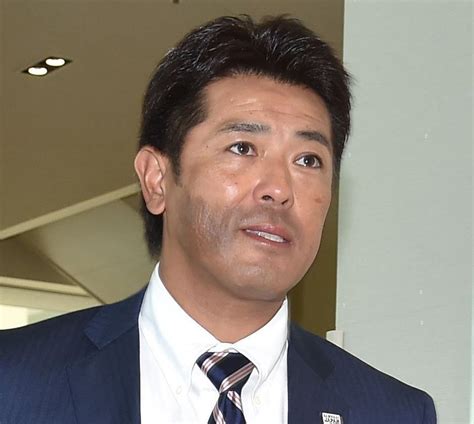 Jun 17, 2021 · 稲葉監督は今の力量や調子よりも、名前や実績を重視したのでしょう。実績のある選手を入れておけば、金メダルを逃しても『ベストメンバーでやった結果』と弁解の材料になるともとれる。 侍・稲葉監督 フェニックスLで日本ハムを指揮/野球/デイリー ...