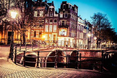 Gives program and special events details. So wird Silvester in Amsterdam unvergesslich | Urlaubsguru
