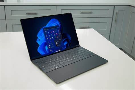 10 Rekomendasi Merk Laptop Terbaik 2023