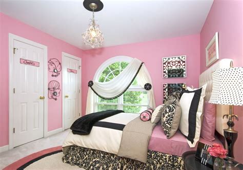 Girly Pink And Black Bedroom Decor