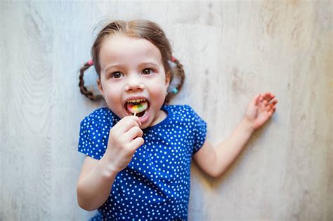 Anda sebagai ibu bapa jangan mudah melatah sebaliknya kenal pasti punca dan cari sekiranya terbukti anak anda memerlukan terapi, anda perlu melibatkan diri secara langsung dalam terapi itu dengan memerhatikan bagaimana sesi. Terapi Lollipop Boleh Bantu Anak Lambat Bercakap. Paling ...