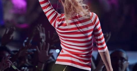 Taylor Swift Ass Taylor Swift In Tight Shorts And Blouse Getting Groped By The Crowd