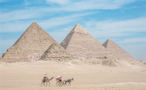 who built the pyramids of giza and how did they do it 10 great facts about the construction