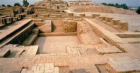 The two cities mohenjo daro and harappa were the pinnacle of indus valley civilization. PERADABAN MOHENJO DARO DAN HARAPPA DI LEMBAH SUNGAI INDUS ...