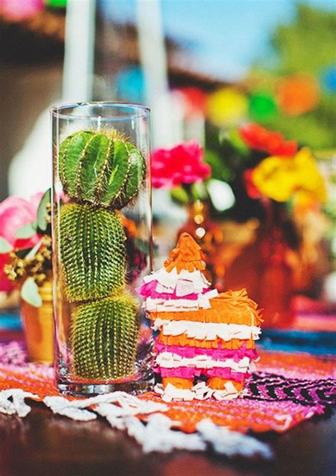 Cinco de mayo commemorates the mexican army's unlikely victory over the french forces of napoleon iii on may 5, 1862, at the battle of puebla. Your Guide to Hosting a Chic Cinco de Mayo Party | Mexican ...