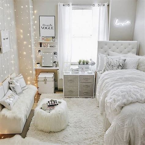 White Elegant Dorm Room Ideas For Girl