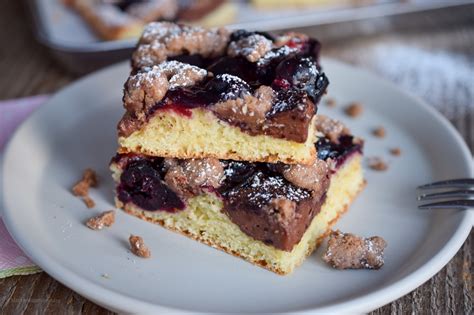 Mit diesem rezept einfach mal freude bereiten. Kirschkuchen vom Blech Schwarzwälder Art ...