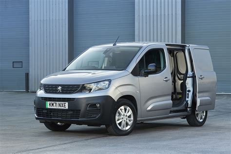 Peugeot E Partner Standard 800 100kw 50kwh Professional Premium Van