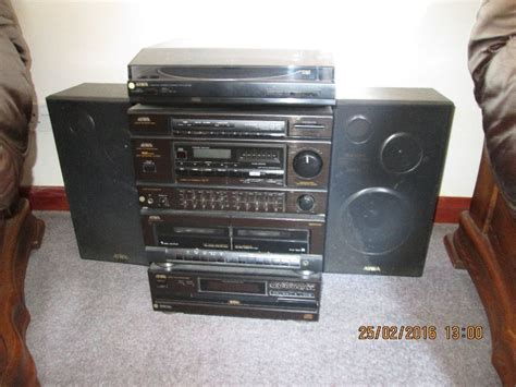 Aiwa Stack Stereo System With 5 Cd Auto Changer Turntable And Twin