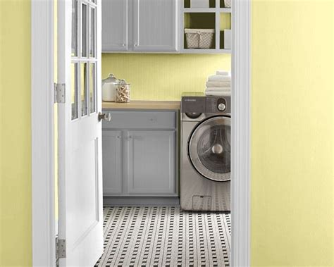 October 28, 2016 by kristin williams leave a comment. Sherwin Williams - Glisten Yellow | Yellow paint color ...