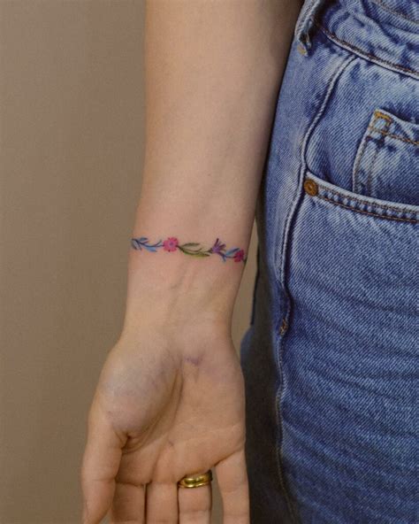 11 Feminine Bracelet Tattoo Ideas That Will Blow Your Mind Alexie