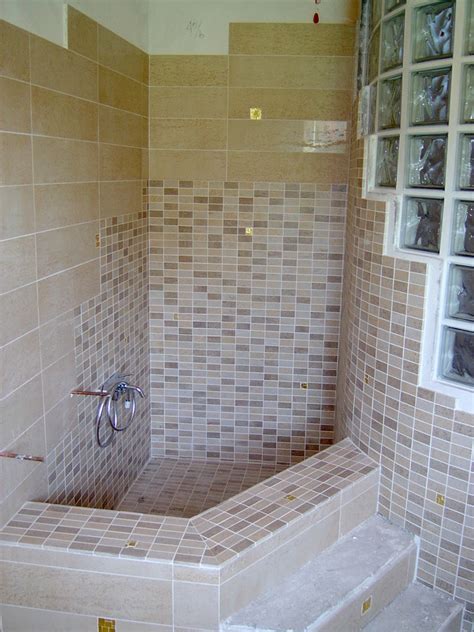 In bagno, nicchie e mensole in muratura sono utili e belle. Foto: Vasca In Muratura Impermeabilizzata e Rivestit con ...