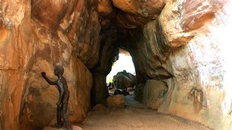 Bhimbetka Caves Madhya Pradesh Tour Package For Madhya Pradesh