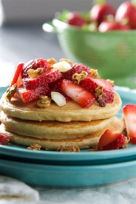 Fluffy And Easy Healthy Vanilla Greek Yogurt Pancakes You Can Whip Up