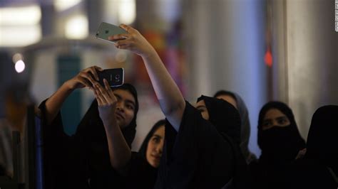 Women In Saudi Arabia Still Can T Do These Things CNN