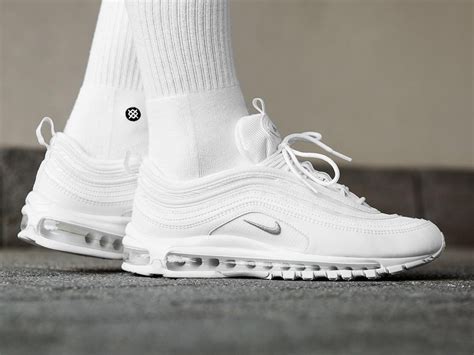Nike Air Max 97 Triple White Release Reminder Wave
