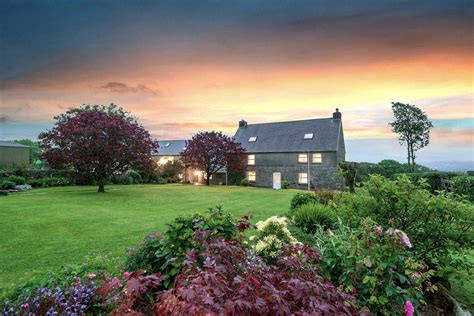 Kidwelly Farmhouse Traditional Farmhouse Bed And Breakfast On A