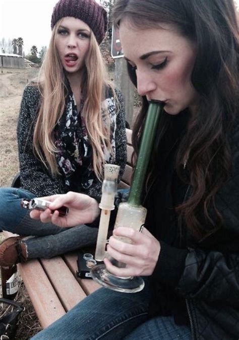 Hot Girls Smoking Weed 30 Pics Big Trending