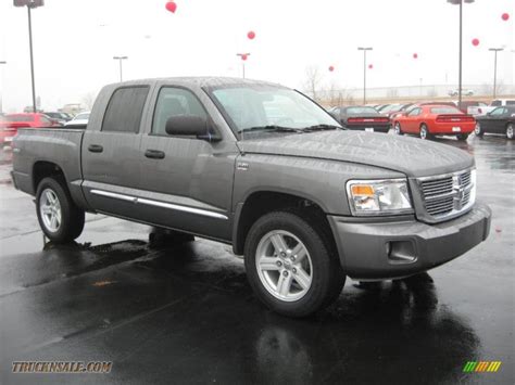 2011 Dodge Dakota Laramie Crew Cab In Mineral Gray Metallic Photo 3