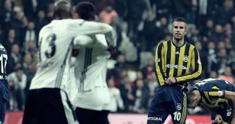 Hıncal, üç yaşına kadar anneanne ve teyzesi tarafından büyütülür. Hıncal Uluç'tan Van Persie yorumu - Son Dakika Spor Haberleri