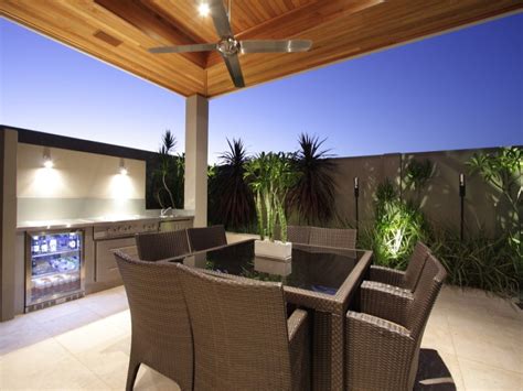 Indoor Outdoor Outdoor Living Design With Bbq Area And Decorative