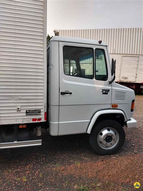 Caminhao Mercedes Benz Mb 710 2011 244000km à Venda Adilson Caminhões