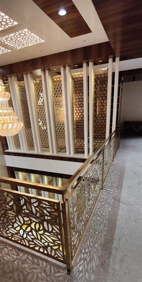 Golden Stainless Steel Laser Cutting Railing Mounting Type Floor At