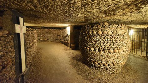 Mengunjungi Catacombes Paris Kuburan Di Bawah Tanah Surat Dunia