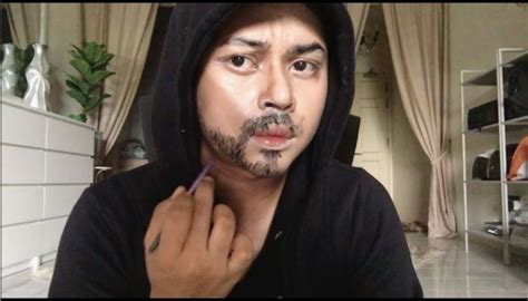 Shah rukh khan  @iamsrk  temptation reloaded in malaysia 2014. M'sian make-up artist transforms himself into Shah Rukh ...