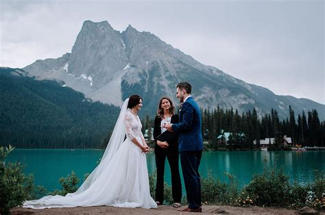On The Edge Of Turquoise Waters Romantic Intimate Elopement In Banff