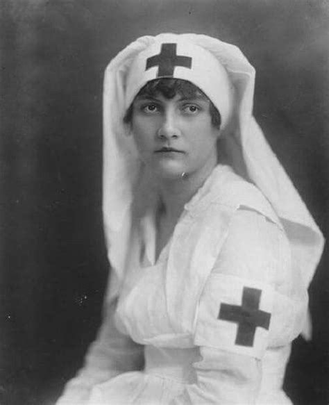 Clara Barton Clarissa Harlow Pioneer Nurse Who Started The American Red Cross Tenue