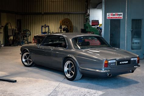 Timeless 1970s Jaguar Xj Coupe Gets A Classy Makeover Artofit