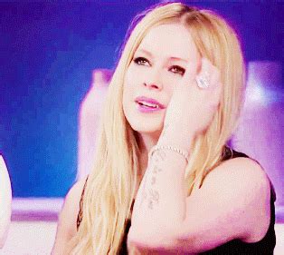 Avril Lavigne Interview Gif Find Share On Giphy