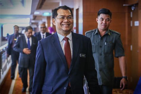Kami membawakan dapatan laporan audit negara siri kedua 2018, yang berkongsikan penemuan beberapa pembayaran bermasalah membabitkan program anjuran kerajaan. Tindakan PH rombak besar-besaran GLC akibatkan isu tadbir ...