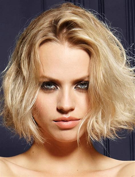 Haircut is a type of haircut in which the hair on the top of the head is cut relatively short. 60 Viral Types of Bob Hairstyles in 2020-2021 - Page 3 ...