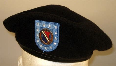 Us Army 1st Infantry Regiment Semper Primus Insignia Badge Pin Dui