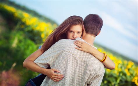 Wallpaper Couple Hugging Relationships Feelings 1680x1050