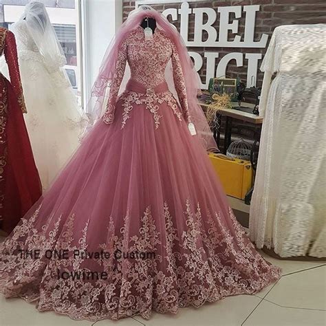 Pink Arabic Muslim Wedding Dress 2017 New Arrival Lace Bridal Ball Gown Long Sleeve Wedding