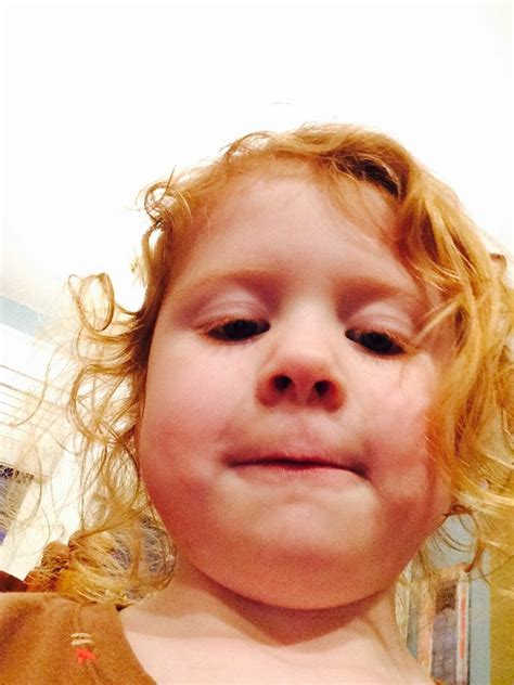 3 Year Old Niece Stole My Phone To Take Some Selfies This Is 1 Of The 52 Raww