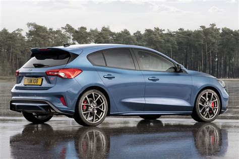 New Ford Focus Sts 0 60 Mph Time Is Absolutely Stellar Carbuzz