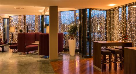 It offers business travelers and tourists easy access to the city center, including sights such as the famous cathedral and old town, the lanxess arena, the rhein. Park Inn by Radisson Köln City West - Übernachtungsreport ...