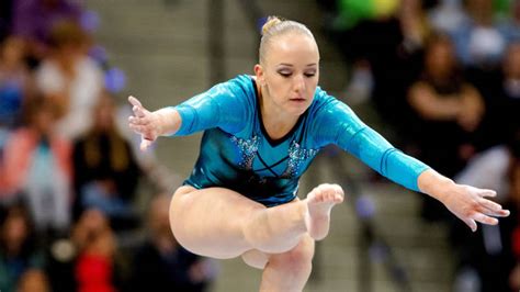 Dutch television with great commentary by hans. Sanne Wevers: het is ook 'gewoon' een toernooi | NOS