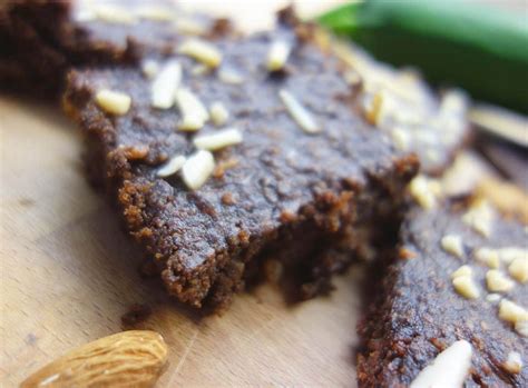In a large bowl, beat eggs and sugar until light colored. Schoko-Zucchini Kuchen - vegan, glutenfrei, ohne Soja ...