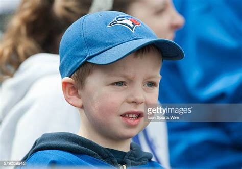 Toronto Blue Jays Fans Photos And Premium High Res Pictures Getty Images